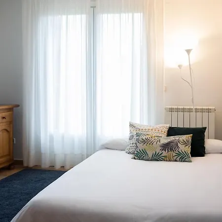 La Glera, Acceso Directo A Un Jardin Espectacular アパート フォルミガル